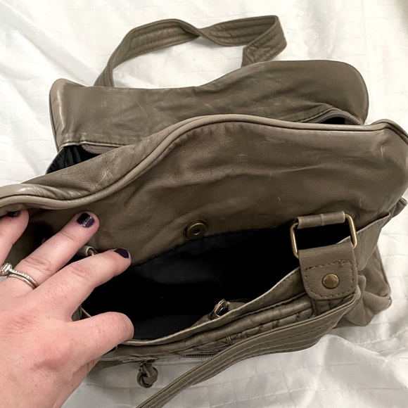 Vintage Element Shoulder Bag - Picture 4 of 6